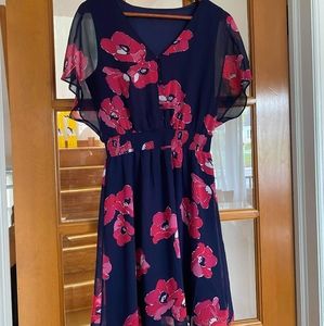 Floral dress size small, fits small/medium